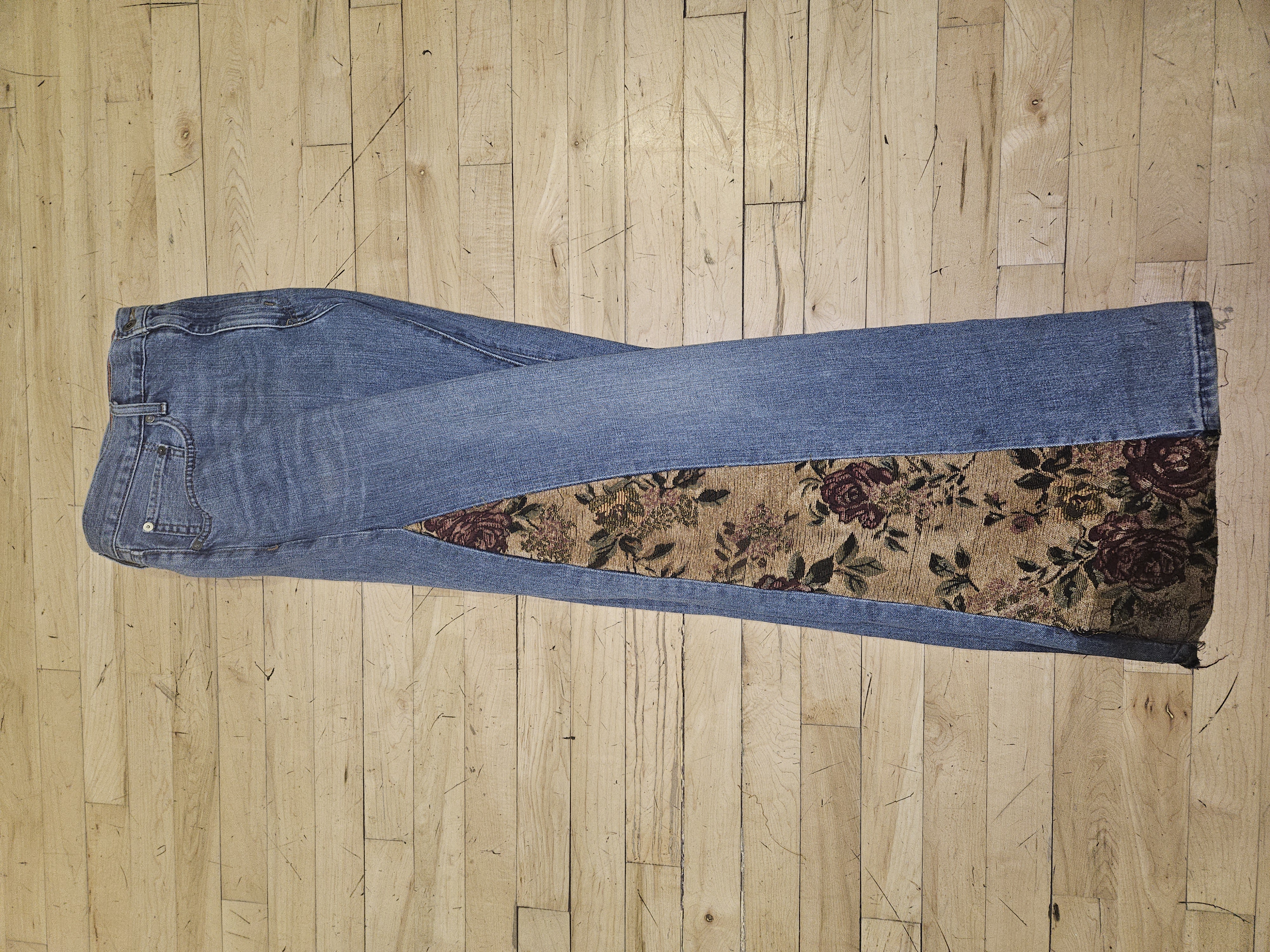 Tuck Ross Jeans — build photo